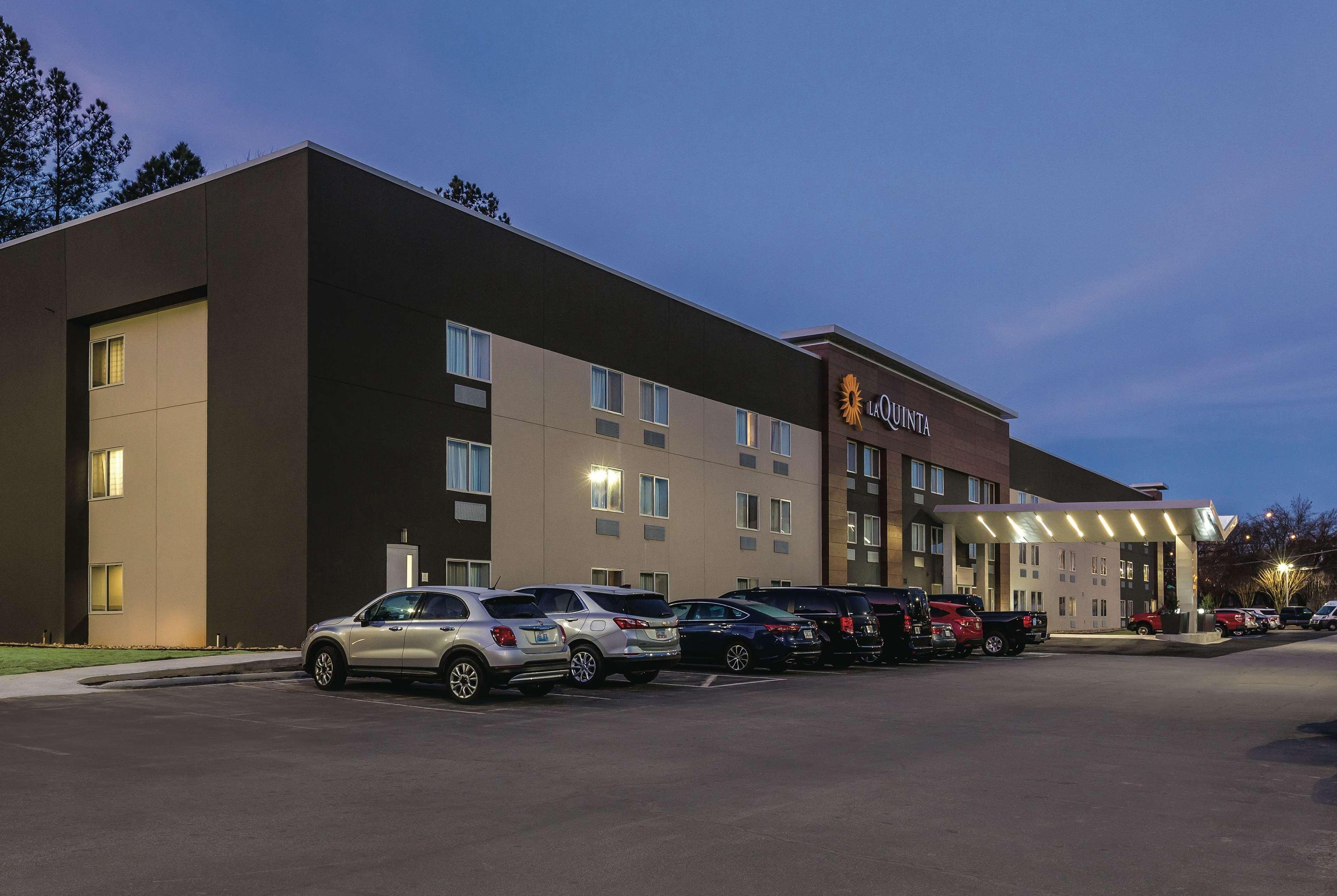 La Quinta By Wyndham Atlanta Midtown - Buckhead Hotel Exterior photo